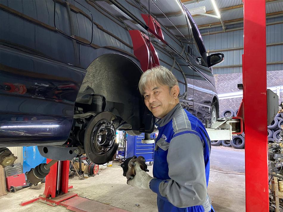 自社整備工場でタクシー/ハイヤーを整備