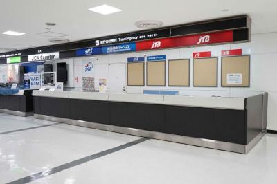 旅行会社カウンター